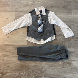 Boys 2T Nautica Deco Sharkskin Vest, Shirt, Tie, and Pants dress suit
